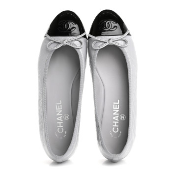 CHANEL Shiny Crumpled Calfskin Patent CC Cap Toe Ballerina Flats 39 Grey Black