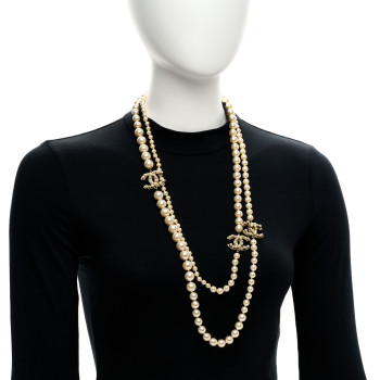 CHANEL Graduated Pearl Long CC Necklace Gold