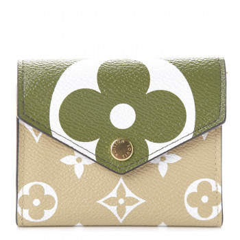 LOUIS VUITTON Monogram Giant Zoe Wallet Kaki LOUIS VUITTON Monogram Giant Zoe Wallet Kaki