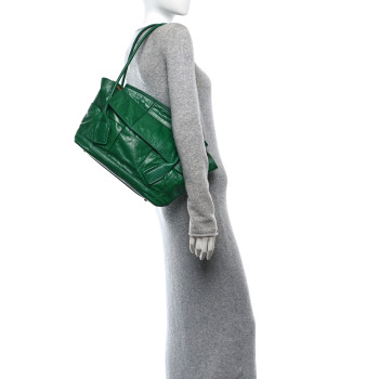 BOTTEGA VENETA Paper Calfskin Maxi Intrecciato Medium Arco Slouch Racing Green