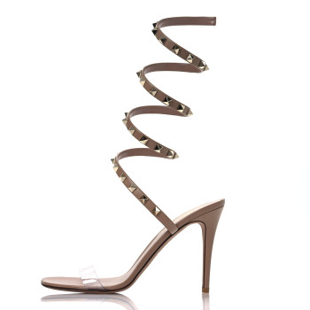 VALENTINO GARAVANI Nappa Rockstud Pumps 38 Poudre