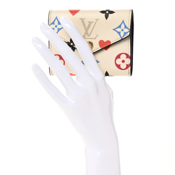LOUIS VUITTON Game On Monogram Zoe Wallet White