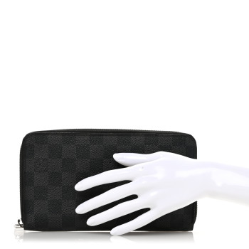 LOUIS VUITTON Damier Graphite Zippy Organizer Wallet