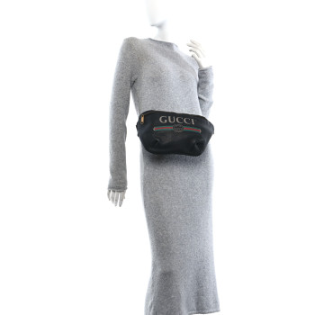 GUCCI Grained Calfskin Small Logo Belt Bag Black