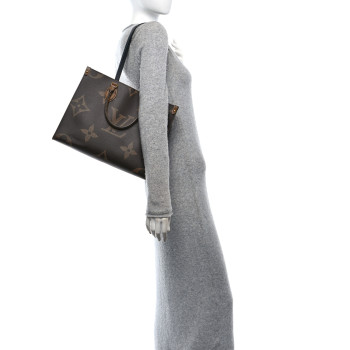 LOUIS VUITTON Reverse Monogram Giant Onthego MM
