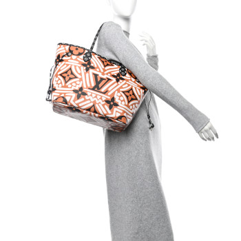 LOUIS VUITTON Monogram Giant Crafty Neverfull MM Creme Caramel