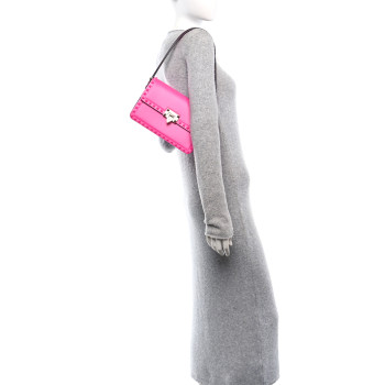 VALENTINO GARAVANI Smooth Calfskin Enamel Tonal Rockstud23 Shoulder Bag Pink PP