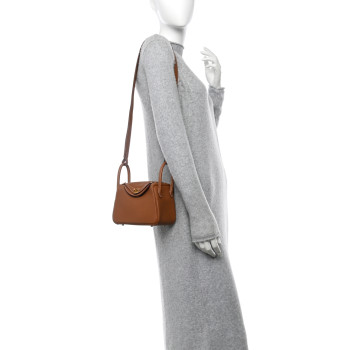 HERMES Taurillon Clemence Mini Lindy 20 Gold HERMES Taurillon Clemence Mini Lindy 20 Gold