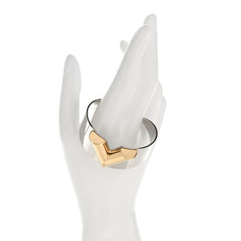 LOUIS VUITTON Metal Essential V Cuff Silver