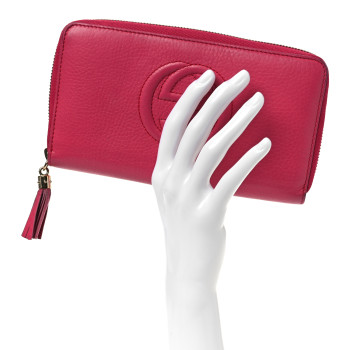 GUCCI Pebbled Calfskin Soho Zip Around Wallet Pink