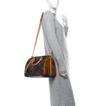 LOUIS VUITTON Reverse Monogram Giant Speedy Bandouliere 30