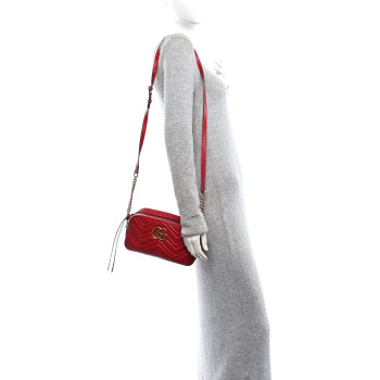 GUCCI Calfskin Matelasse Small GG Marmont Chain Shoulder Bag Hibiscus Red