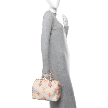 LOUIS VUITTON Monogram Giant By The Pool 2.0 Speedy Bandouliere 25 Beige