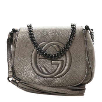 GUCCI Metallic Pebbled Calfskin Small Soho Flap Crossbody Sasso