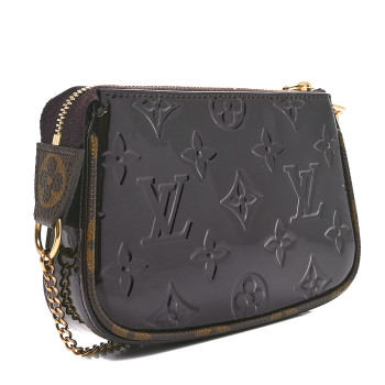 LOUIS VUITTON Vernis Monogram Mini Pochette Accessories Amarante