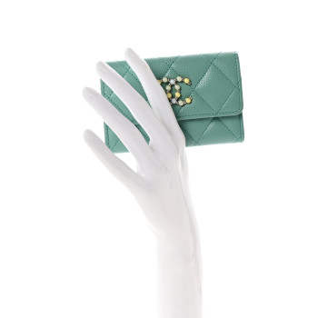 CHANEL Caviar Pearl Quilted Coco Candy Flap Card Holder Turquoise
