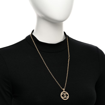 CHANEL Pearl CC Round Pendant Necklace Gold