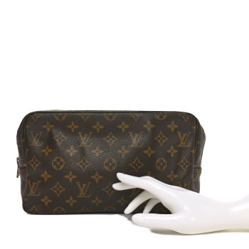 LOUIS VUITTON Monogram Trousse Toilette 28