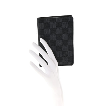 LOUIS VUITTON Damier Graphite Passport Cover