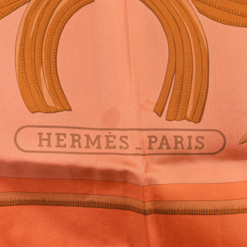 HERMES Silk Dip Dye Tigre Royal Shawl 140 Mandarine Abricot Miel HERMES Silk Dip Dye Tigre Royal Shawl 140 Mandarine Abricot Miel