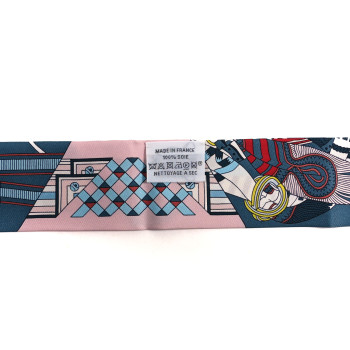 HERMES Silk De l&#039;Ombrelle Aux Duels Twilly Bleu Moyen Rose Pale