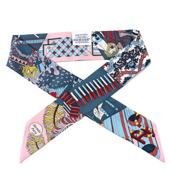 HERMES Silk De l&#039;Ombrelle Aux Duels Twilly Bleu Moyen Rose Pale