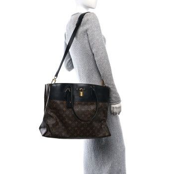 LOUIS VUITTON Monogram City Steamer XXL