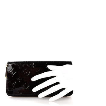 LOUIS VUITTON Vernis Zippy Wallet Amarante