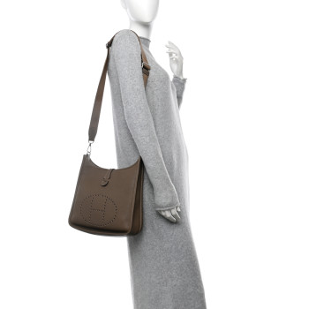 HERMES Taurillon Clemence Evelyne III PM Etoupe