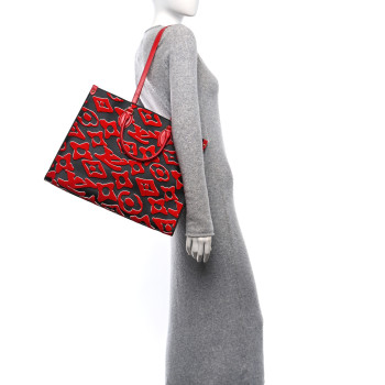 LOUIS VUITTON X UF Tufted Monogram Onthego GM Black Red