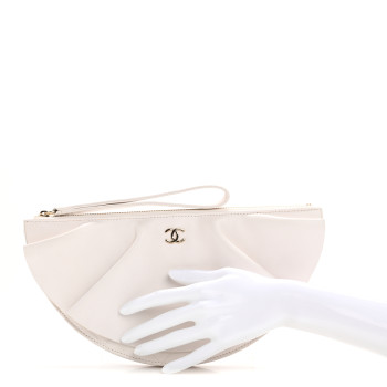 CHANEL Lambskin Quilted Wave Clutch White