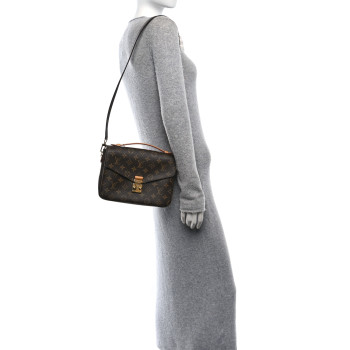 LOUIS VUITTON Monogram Pochette Metis
