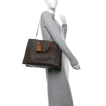 LOUIS VUITTON Monogram OnThegGo Organizer
