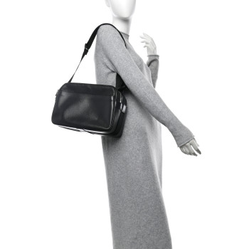 LOUIS VUITTON Taiga Reporter Messenger Ardoise