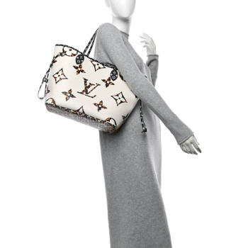 LOUIS VUITTON Monogram Giant Jungle Neverfull MM Ivory