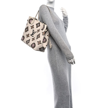 LOUIS VUITTON Monogram Giant Wild at Heart Neverfull MM Creme
