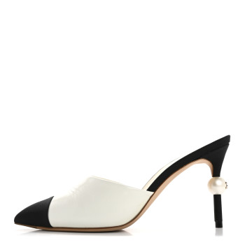 CHANEL Patent Lambskin Grosgrain Cap Toe Pearl Mule 36.5 Ecru Black