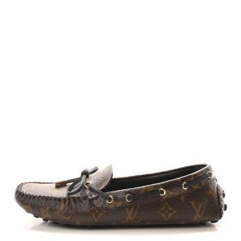 LOUIS VUITTON Patent Monogram Gloria Loafers 39