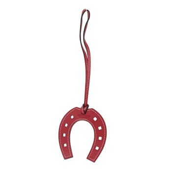 HERMES Swift Paddock Horseshoe Bag Charm Rouge Grenat