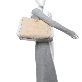 VALENTINO GARAVANI Linen Embroidered Bandana Print Vlogo Signature Tote Beige White