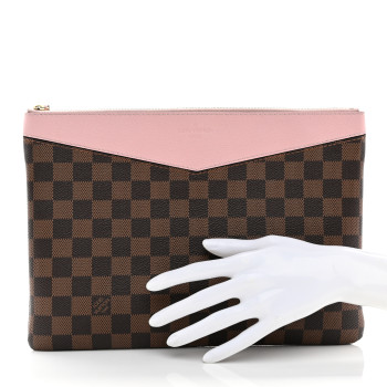 LOUIS VUITTON Damier Ebene Daily Pouch Rose Poudre