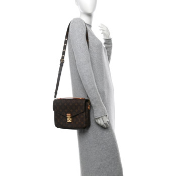 LOUIS VUITTON Monogram Pochette Metis