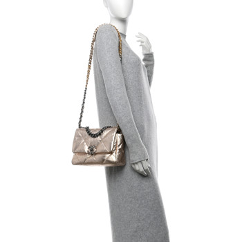 CHANEL Metallic Lambskin Quilted Medium Chanel 19 Flap Gold