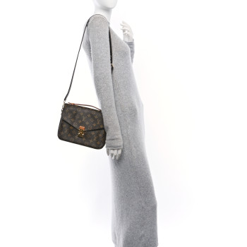 LOUIS VUITTON Monogram Pochette Metis