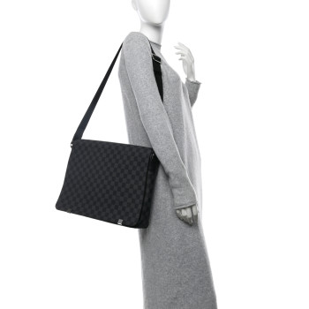 LOUIS VUITTON Damier Graphite District GM LOUIS VUITTON Damier Graphite District GM