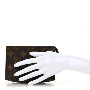 LOUIS VUITTON Monogram Toiletry Pouch 15