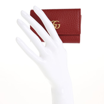 GUCCI Pebbled Calfskin GG Marmont 6 Key Holder Hibiscus Red