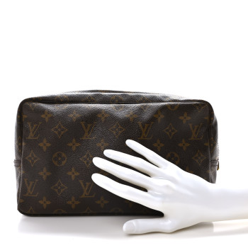 LOUIS VUITTON Monogram Trousse Toilette 28
