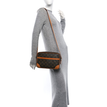LOUIS VUITTON Monogram Trocadero 27