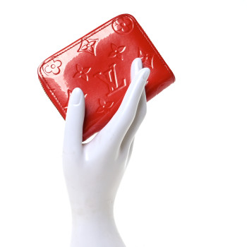 LOUIS VUITTON Vernis Zippy Coin Purse  Pomme D'Amour